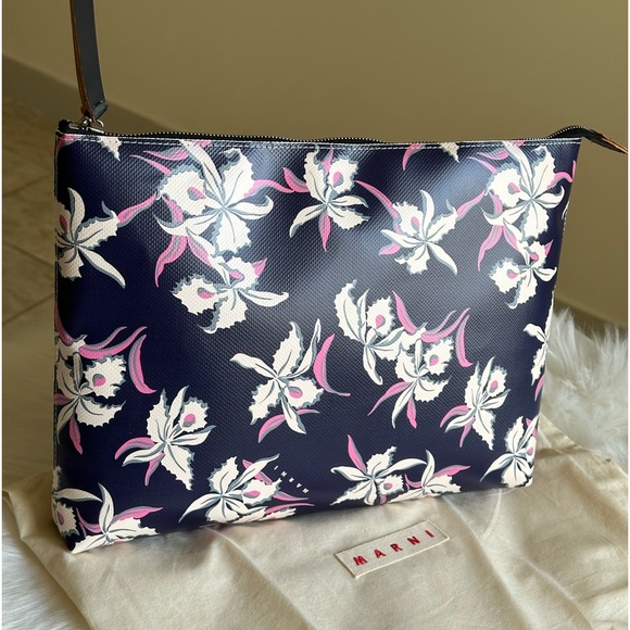 Auth Marni Large Clutch Wristlet with dust bag Made in Italy - Picture 5 of 13